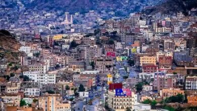 مدينة تعز.. أزمة تموينية وأسعار جنونية وسط أنباء عن مفاوضات لتجنيب المدينة المواجهات المسلحة 1 240