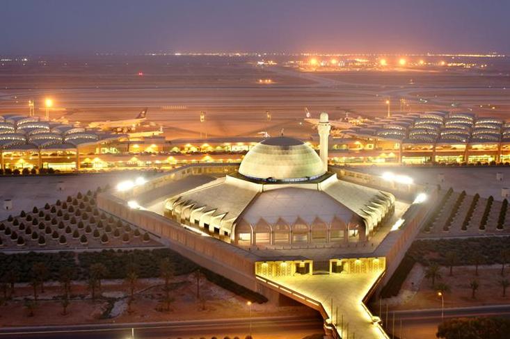 هيئة الطيران السعودي تعلن سقوط ضحايا جراء استهداف مطار وطائرة 1 00852