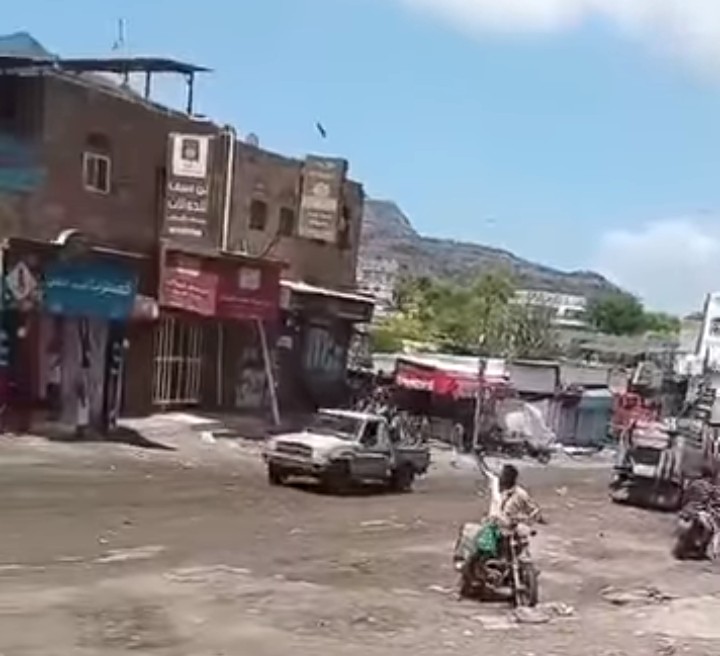قوات حكومة صنعاء تسيطر على أجزاء واسعة من جنوب محافظة تعز 1 1007