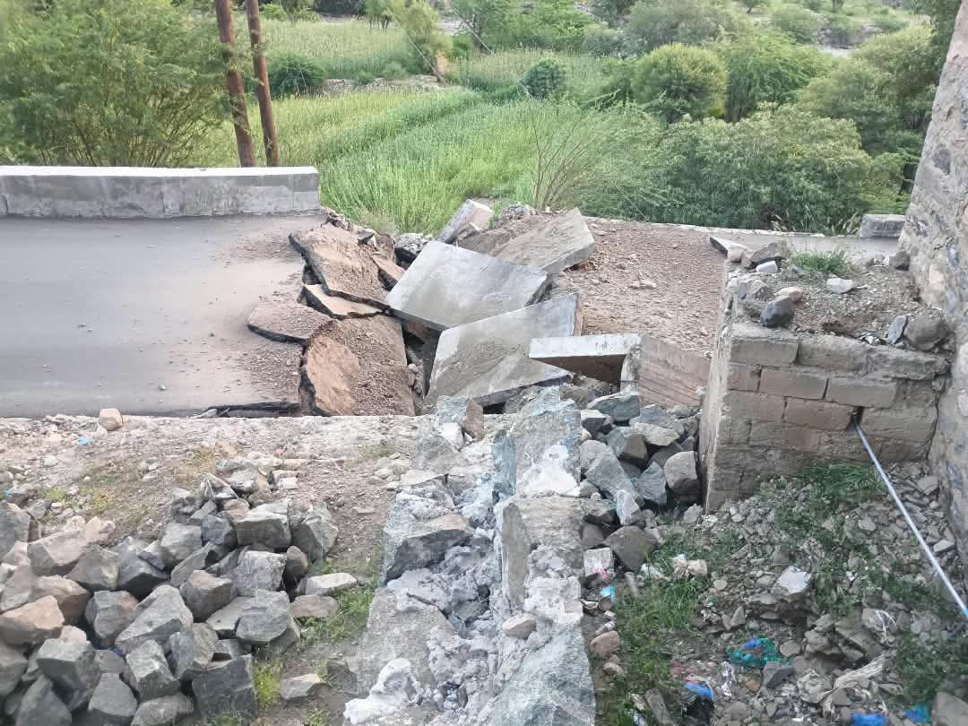 قطع طريق رئيسي يربط بين تعز وعدن 1 FB IMG 1790826991469