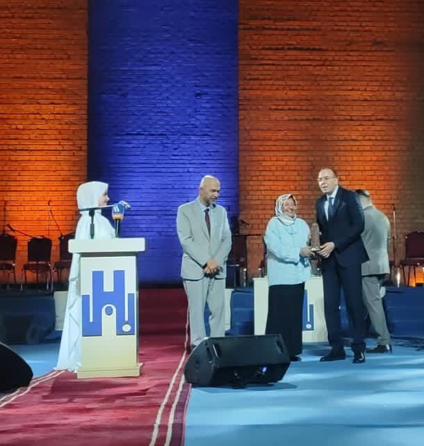مهرجان بابل للثقافات العالمية يكرّم الشاعرة اليمنية هدى أبلان 2 IMG 20261010 WA0002