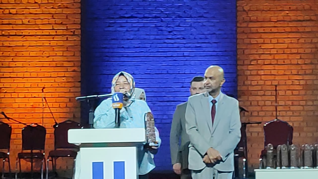 مهرجان بابل للثقافات العالمية يكرّم الشاعرة اليمنية هدى أبلان 4 IMG 20261010 WA0004